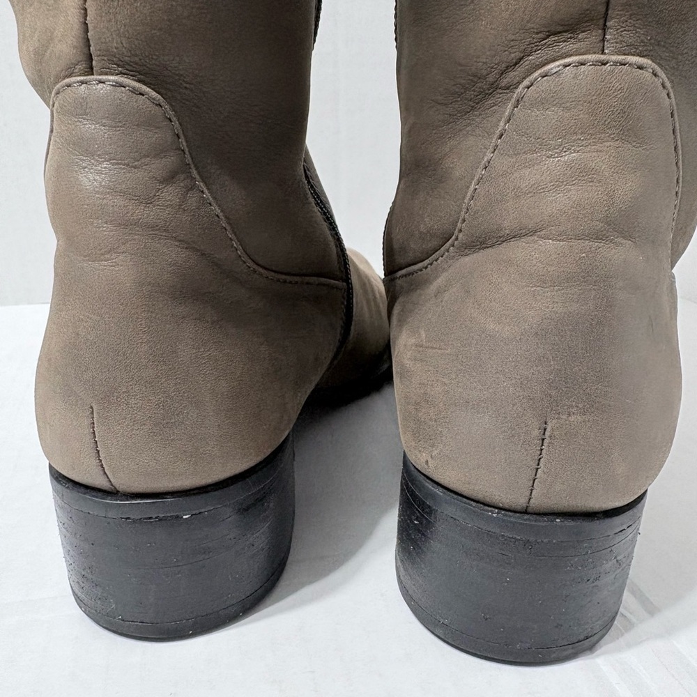 Women's Born Taupe Knee-High Nubuck Leather Boots.‎ Soft Fleece Insulation. Zip - Picture 4 of 16